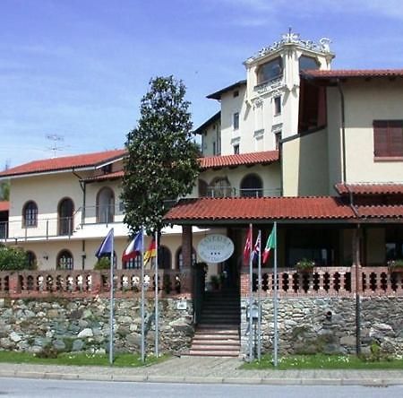 Hotel Ristorante Taverna Verde Piverone Exterior photo