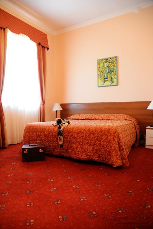 Hotel Ristorante Taverna Verde Piverone Room photo